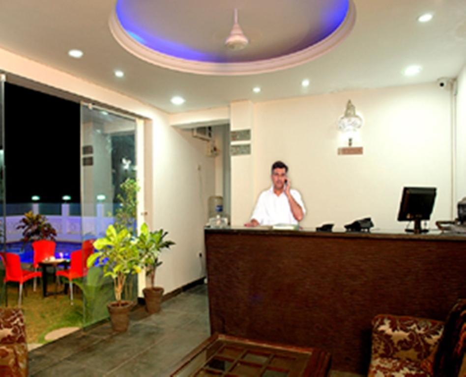 Rishikesh Inn By One Hotels Rishīkesh Buitenkant foto